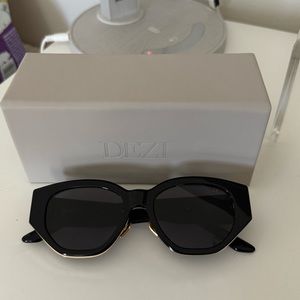 Dezi Switch It Sunglasses